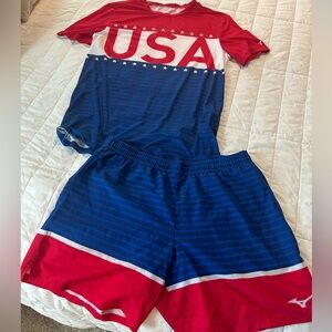 Mizuno Men’s USA Running Set.